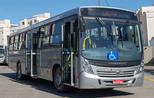 Ônibus que alimentarão os corredores do BRT são apresentados em Belo