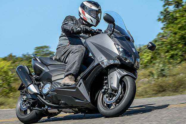Yamaha T-Max 530 chega em dezembro com foco nas grandes cidades