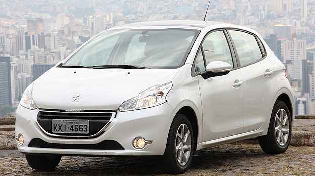 Peugeot convoca recall do 208 por defeito na suspensão