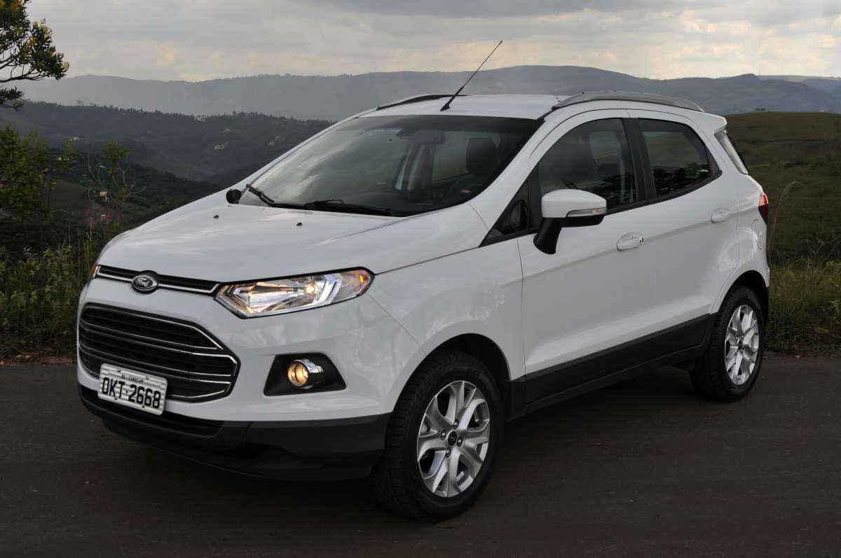Duelo de salto alto - Chevrolet Tracker 1.8 LTZ x Ford Ecosport 2.0 Titanium