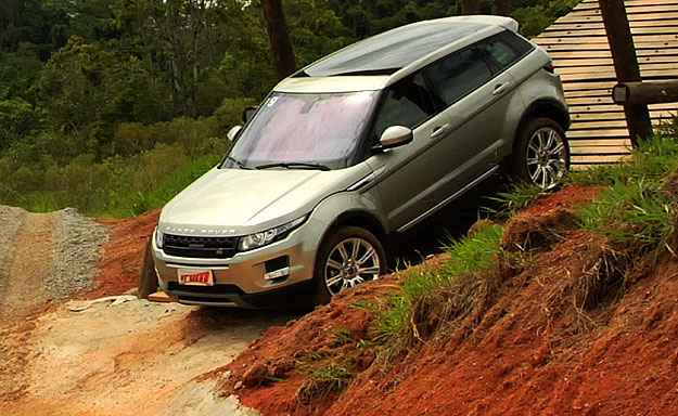 Land Rover lança versão do Evoque 2014 com câmbio de nove marchas