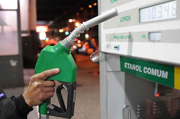 O etanol é um dos combustíveis mais limpos, mas ainda não recebe o devido incentivo do governo