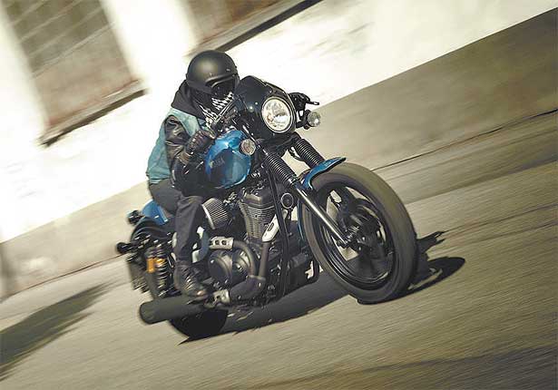 Yamaha XV 950 Racer: modelo faz releitura da Midnight Star e recria ares de competições da época