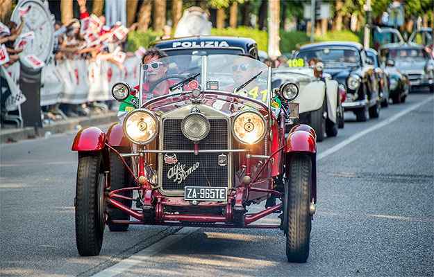 A Mille Miglia, famosa corrida italiana de carros antigos, chega aos  Estados Unidos - Jornal O Globo