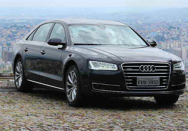 Audi A8 L 3.0 V6 exibe estilo e luxo digno de presidentes