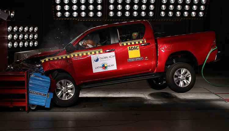 Toyota Hilux recebeu nota máxima em crash test do Latin NCAP