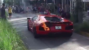 VÍDEO: manobrista de restaurante faz Lamborghini Aventador pegar fogo