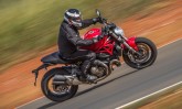 Testamos a Ducati Monster 821, a caçulinha da família