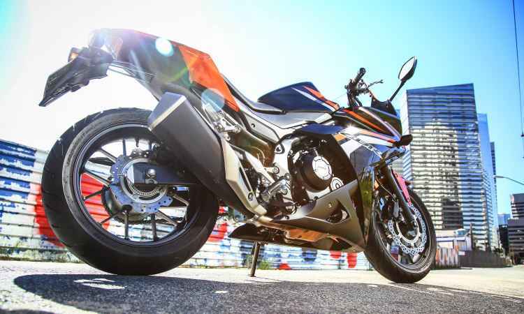 A partir de R$ 29 mil, Honda CBR 500R 2016 traz carenagem com visual brasileiro
