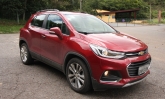 Testamos o Chevrolet Tracker 1.4 Premier, que tem bons conteúdos, mas cobra preço alto por isso