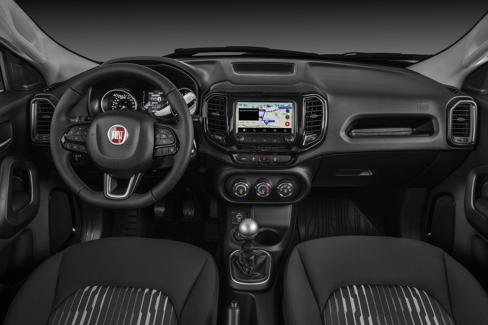 Fiat Toro Endurance 2020 interior com alavanca do cambio manual
