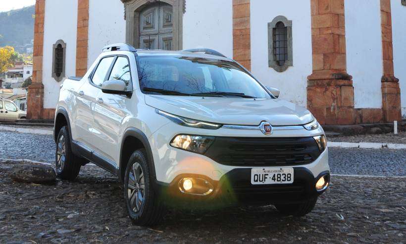 Com pequenas mudanças visuais, Fiat Toro 1.8 Freedom tem desempenho mediano