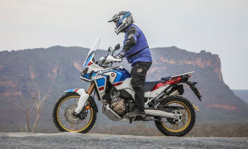 Honda Africa Twin traz pacote eletrônico que facilita a pilotagem sobre qualquer piso