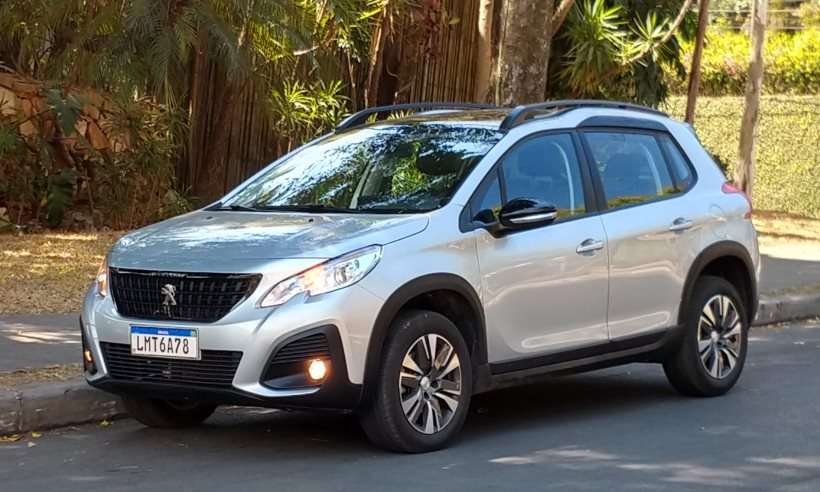 Peugeot 2008 tem charme de sobra, mas fica devendo em desempenho e conteúdo