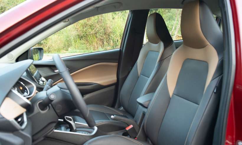 Testamos o Chevrolet Onix Plus 1.0 Turbo Premier, o novo sedã compacto da  marca