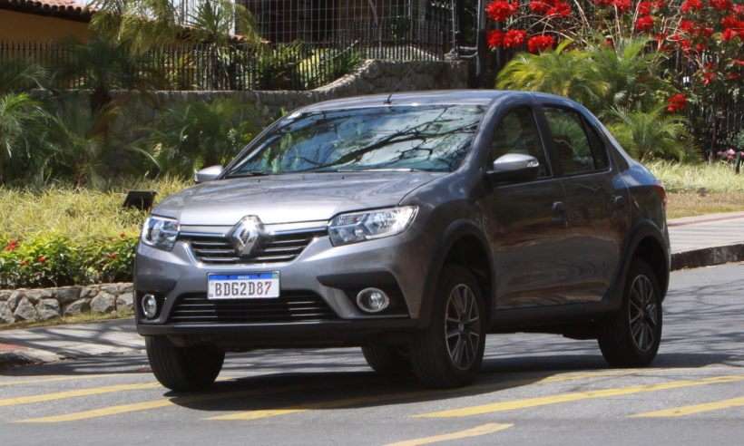 Apesar do salto alto, Renault Logan revela projeto defasado e pouco competitivo