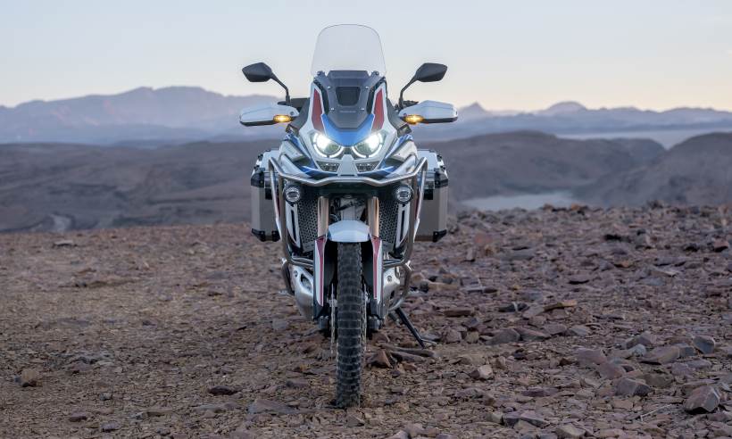 Terceira geração da Honda Africa Twin chega em julho com motor mais forte