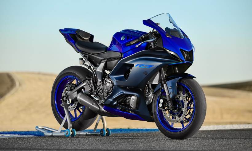 Yamaha lança a nova geração da YZF-R7, com chance de ser vendida no Brasil