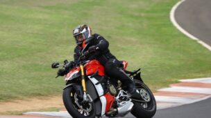 Ducati V4S: sem carenagens, mas com asas