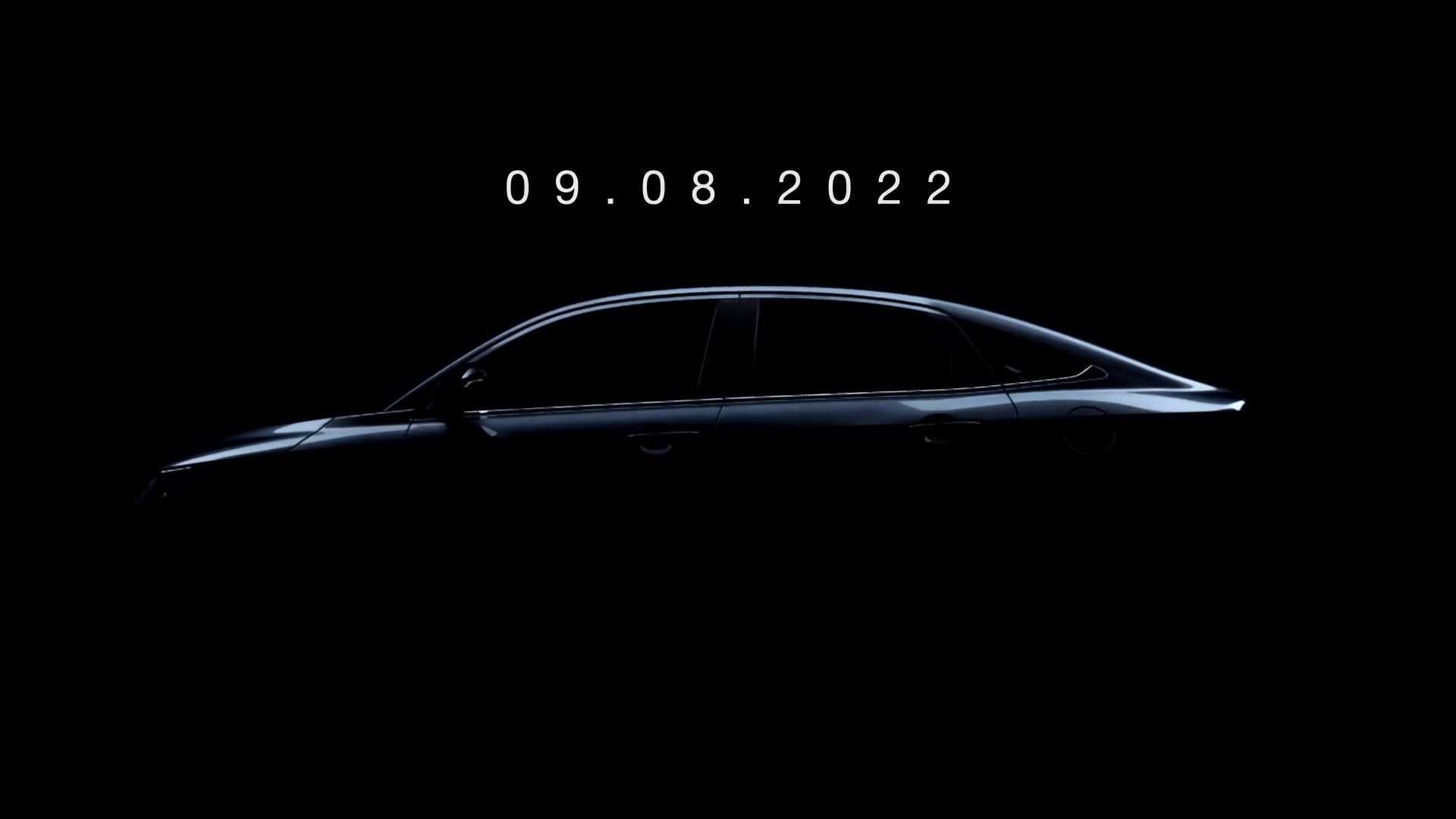 teaser do novo Toyota Yaris mostrando o perfil da carroceria fastback e a data de lançamento