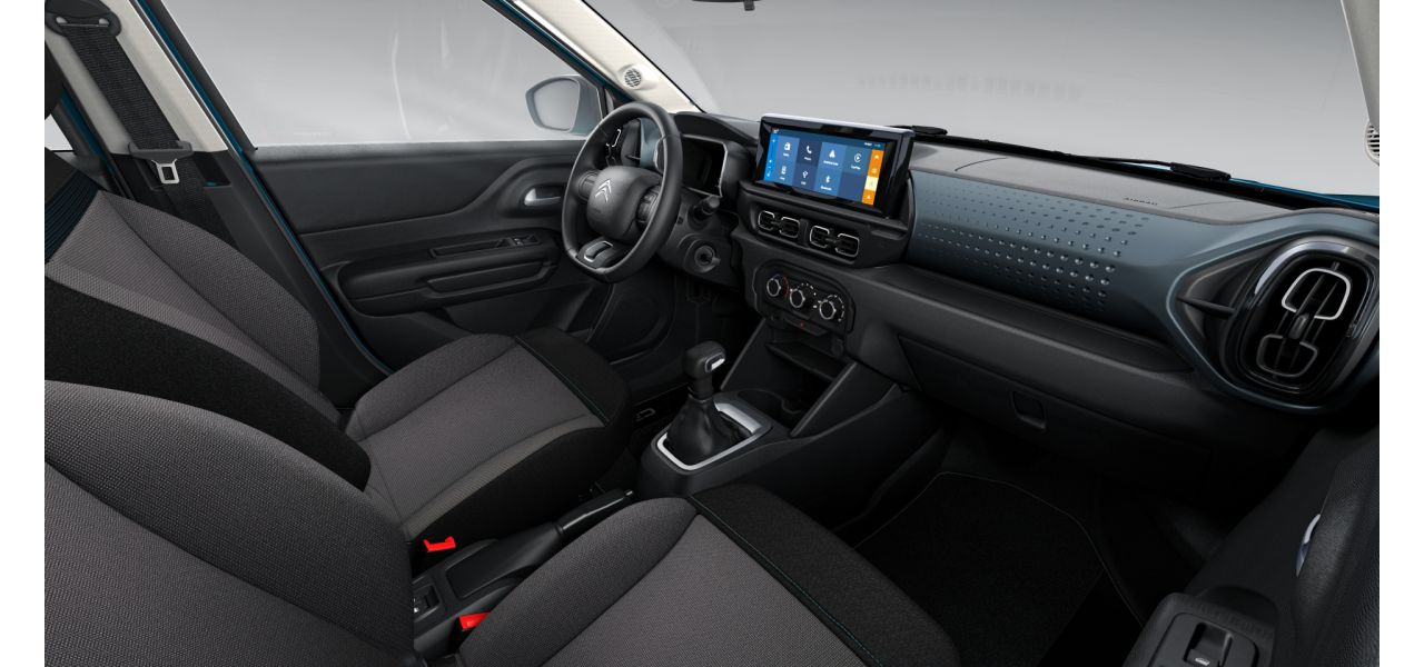 Interior do novo Citroën C3, com tela de 10 polegadas do sistema multimídia. 