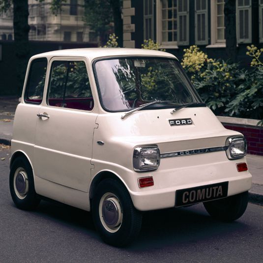 Ford Comuta cor branca. Protótipo de carro elétrico