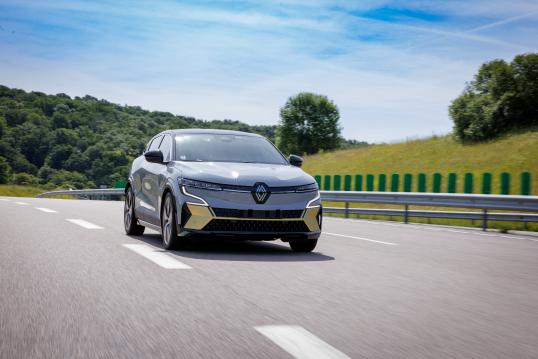 Mégane E-tech é o elétrico da Renault com novo sistema de resfriamento do motor