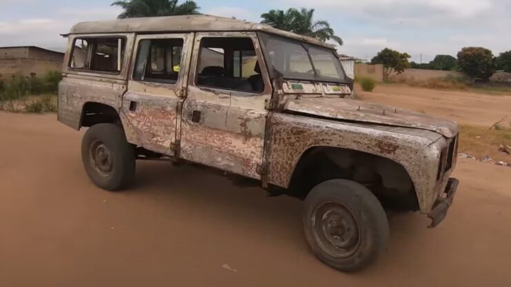 Land Rover Defender com mais de 1 milhão de quilômetros rodados na África