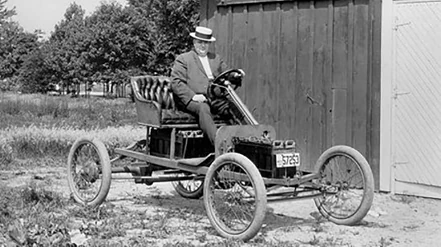 Em 1913, o fundador da Ford criou um protótipo de veículo elétrico com a ajuda do amigo Thomas Edison
