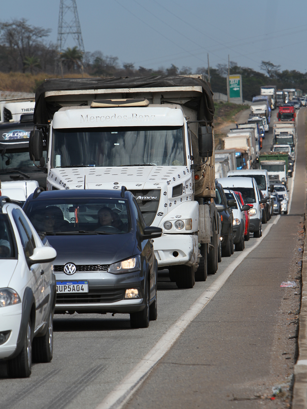 Transações de automóveis e comerciais leves chegaram a quase 1 milhão de unidades no mês