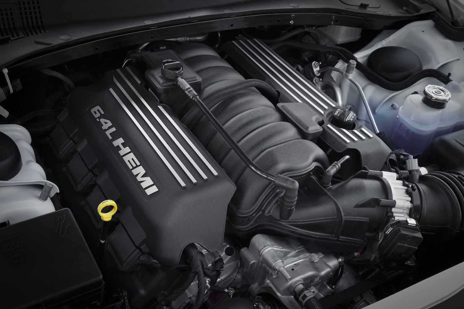 Chrysler 300C 2023 motor V8 Hemi