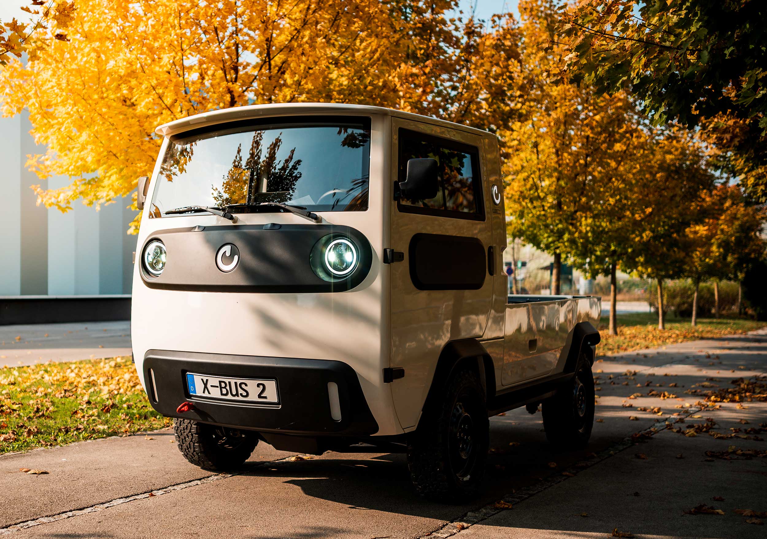 XBus, veículo modular elétrico da Electric Brands, lembra uma Volkswagen Kombi e tem nove carrocerias. 