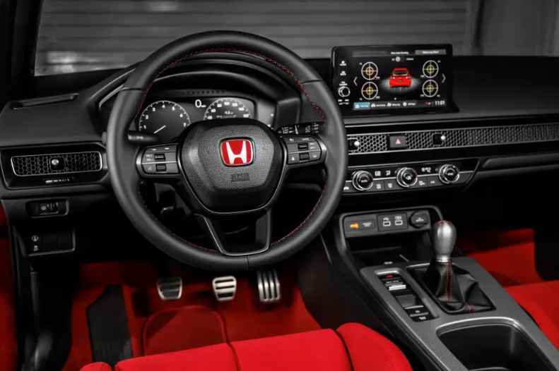 Interior em vermelho Honda
