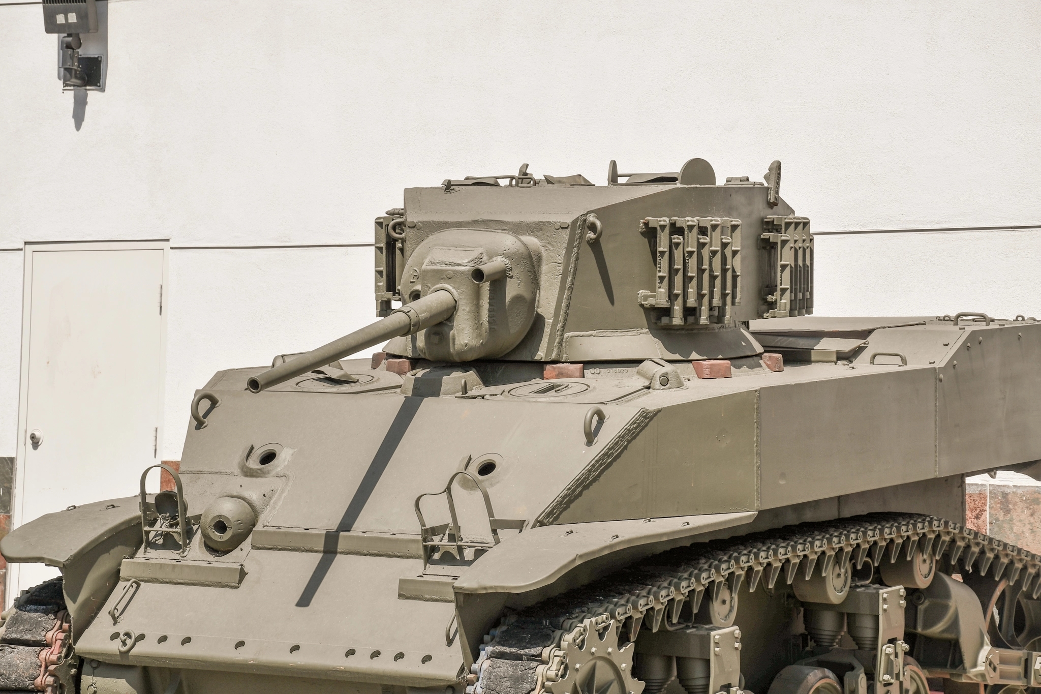 Stuart M5A1 1943, tanque de guerra de origem americana, torre giratória.