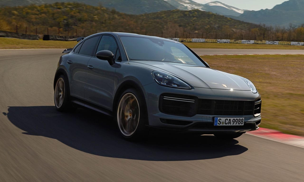 Porsche Cayenne Turbo GT de frente.