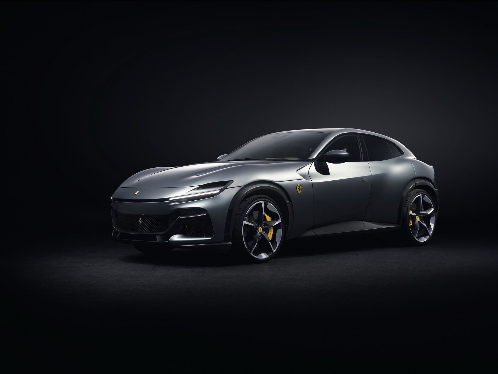 Purosange V12: o primeiro SUV da Ferrari é revelado pela marca