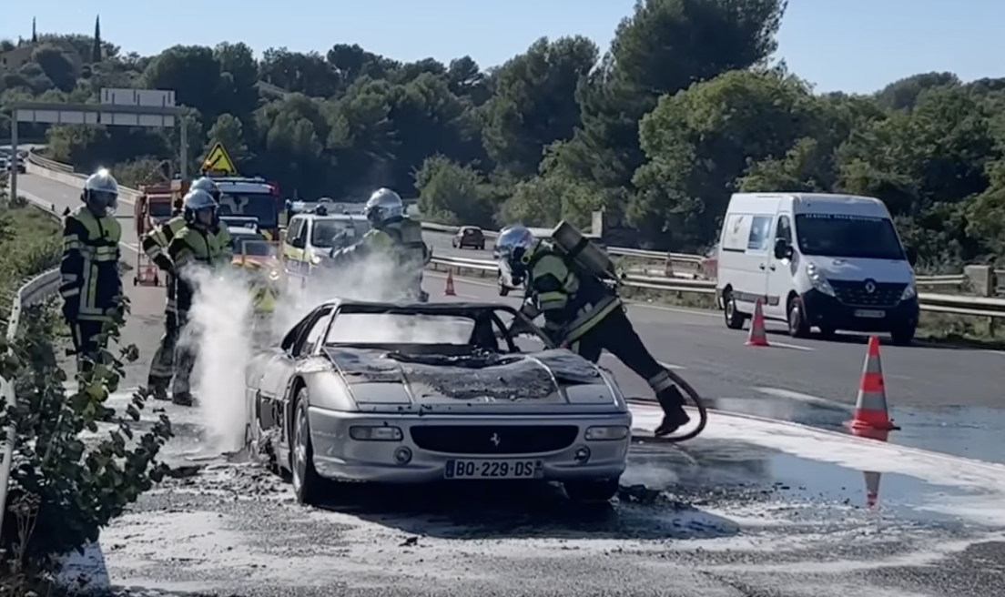 Ferrari F355 GTB de 1994 já passou por quatro recalls relacionados a problemas no sistema de combustível