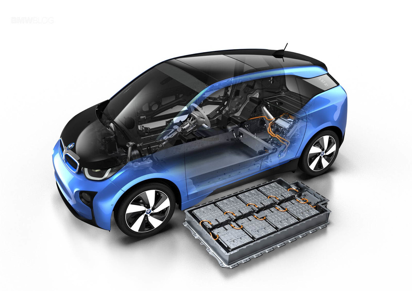 Esboço explica o lugar onde a bateria fica em carros elétricos, como os veículos Tesla. Há uma bateria grande na parte inferior do veículo