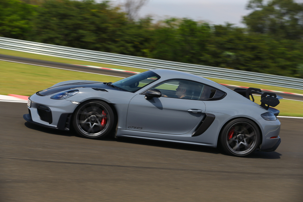 718 Cayman GT4 RS