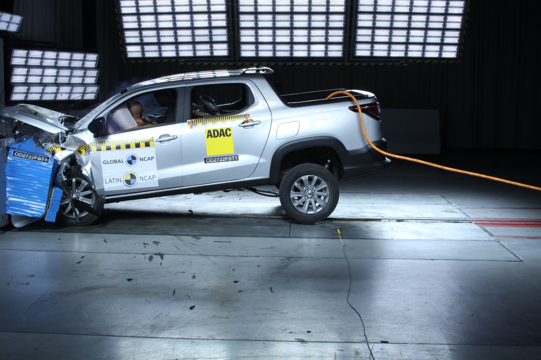 Fiat Strada cabine dupla mesmo equipada com quatro airbags recebeu apenas uma estrela no crash test do Latin NCAP