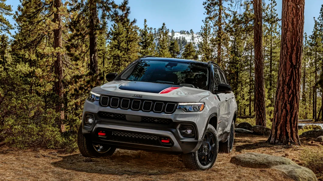 Nos EUA, Jeep Compass ganha motor indisponível no Brasil