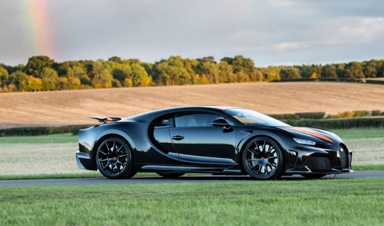 Bugatti Chiron Super Sport 300+ 2022. Veículo foi vendido junto com diversas Ferraris no leilão