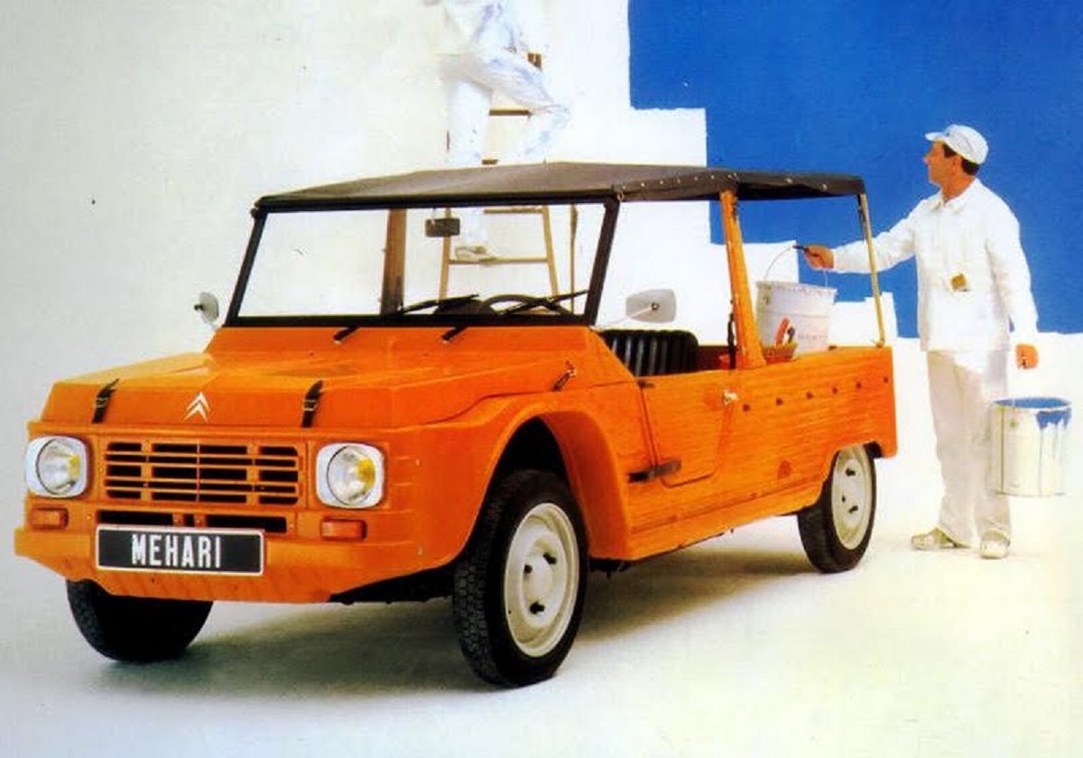 Citroën Méhari laranja de frente