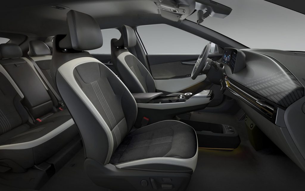 Interior do Kia EV6 GT; modelo vem sendo anunciado nos jogos da Copa do Mundo 2022.