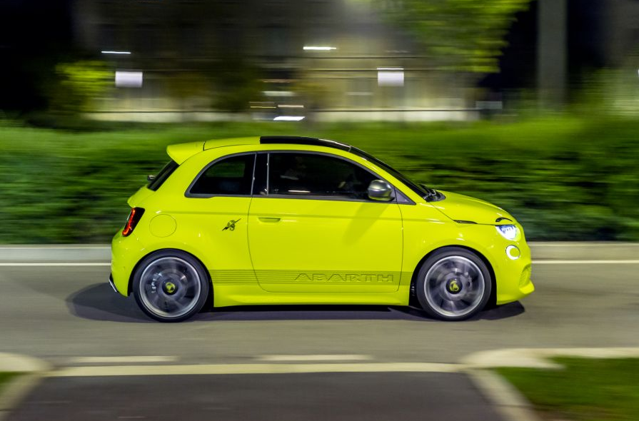 novo Abarth 500e