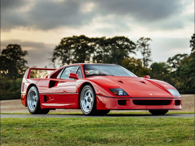 Ferrari F40 vermelha 1991