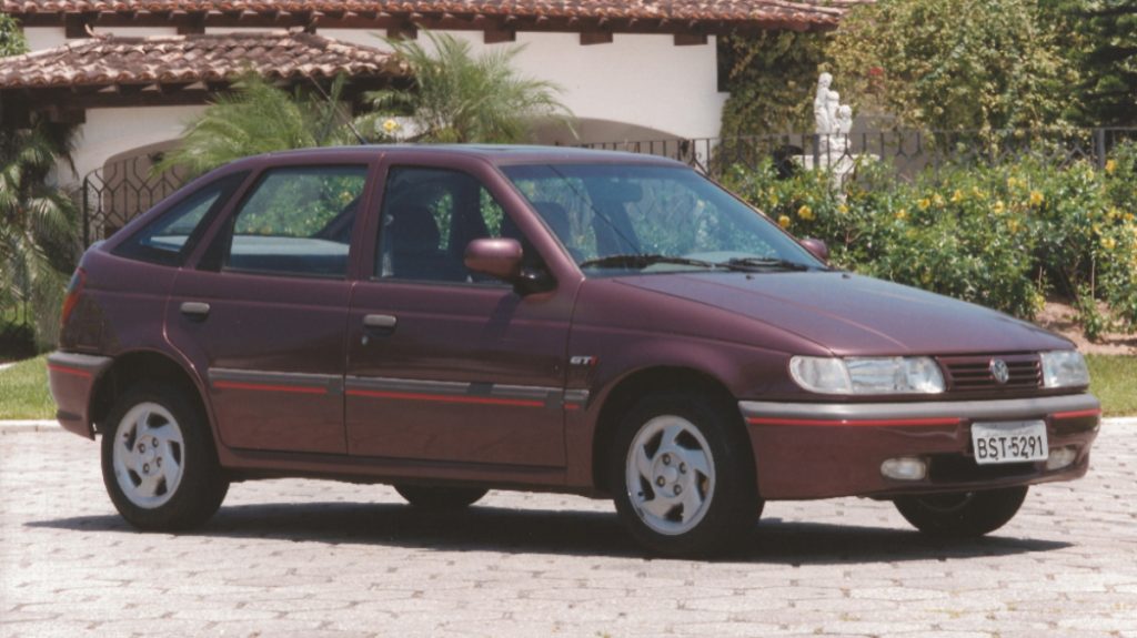 Volkswagen Logus de frente, modelo que tem um exemplar exposto na Garagem de Clássicos da Volkswagen. Modelo representa a fase da Autolatina.