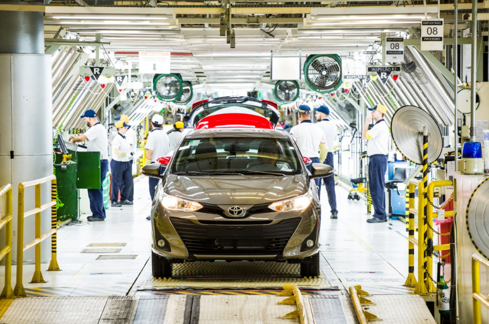 Linha de produção da Toyota em Sorocaba (SP)