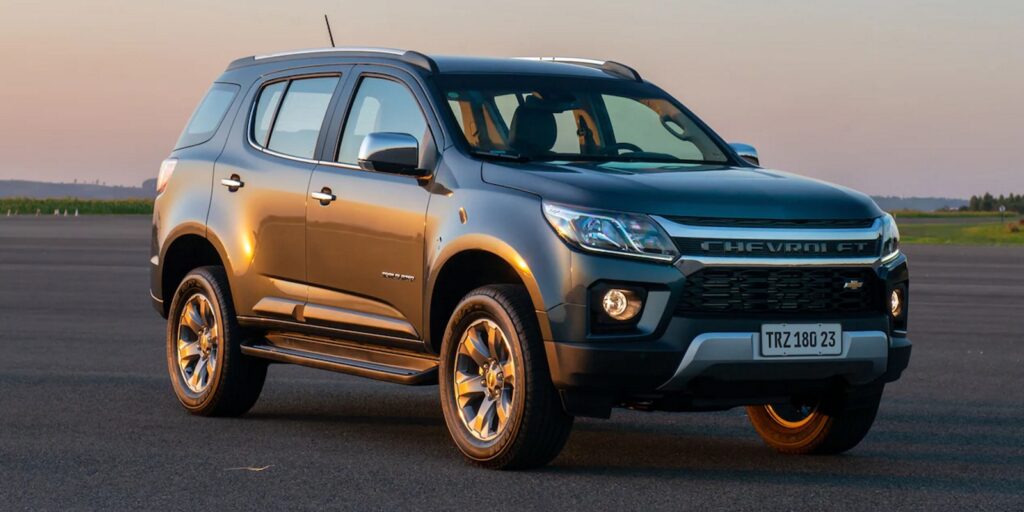 Chevrolet Trailblazer 2023 vista da diagonal frontal. 