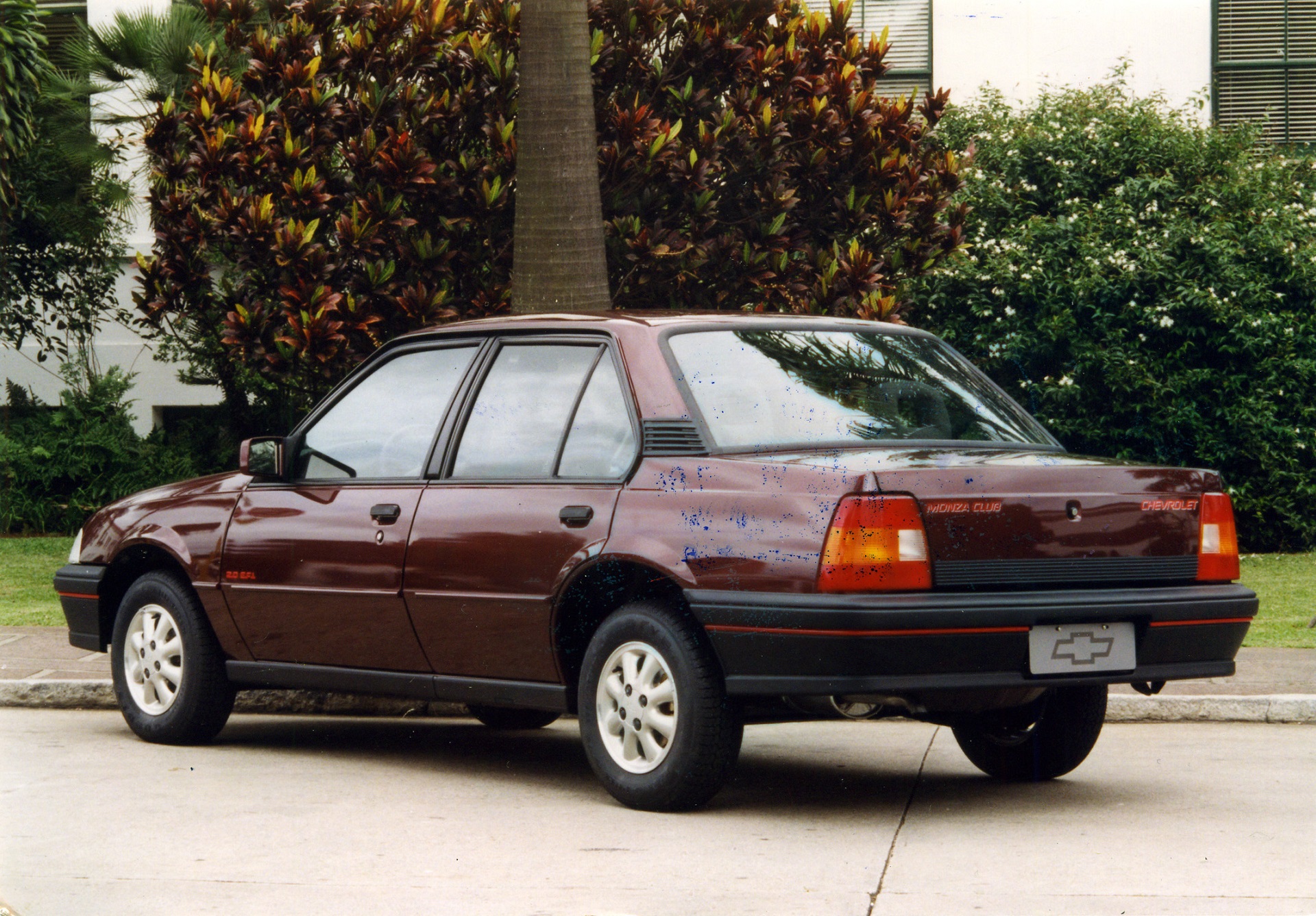 Шевроле монза. Chevrolet Monza 1982. Шевроле Монза 1996. Шевроле Монза 2 поколения.